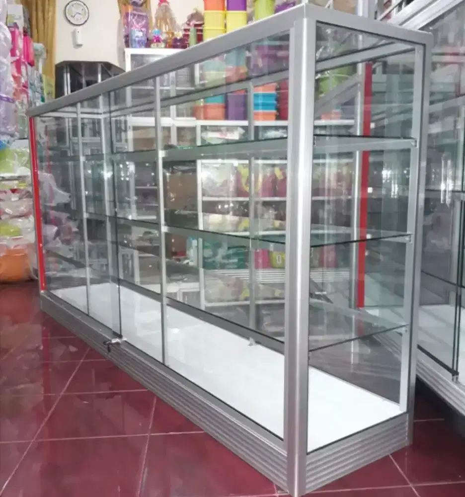 Di Jual Etalase Panjang (2Mx1M) Kondisi Baru