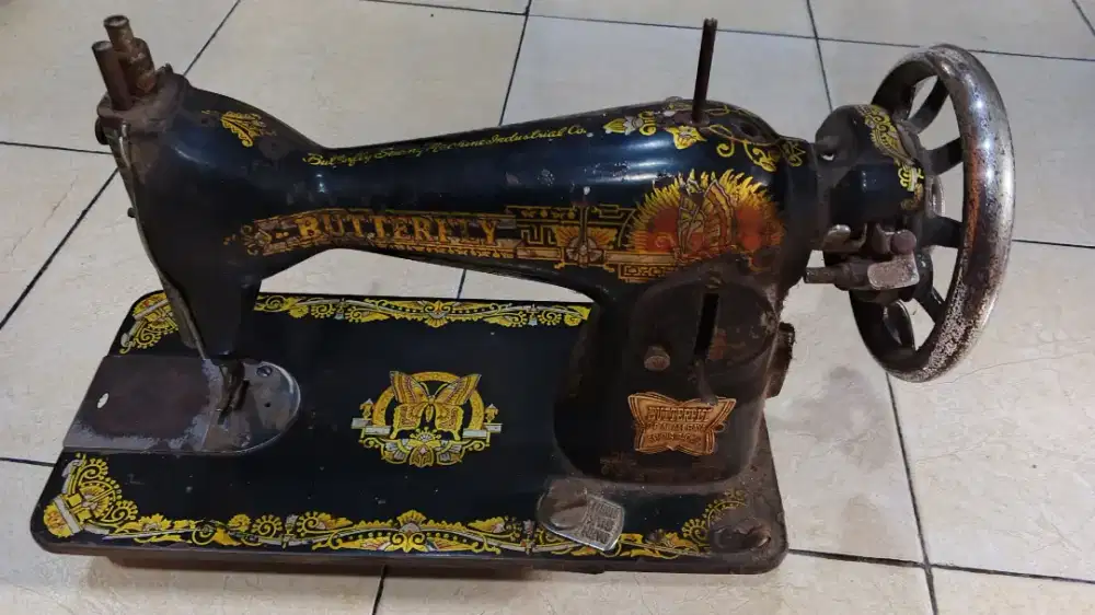 Mesin jahit Butterfly