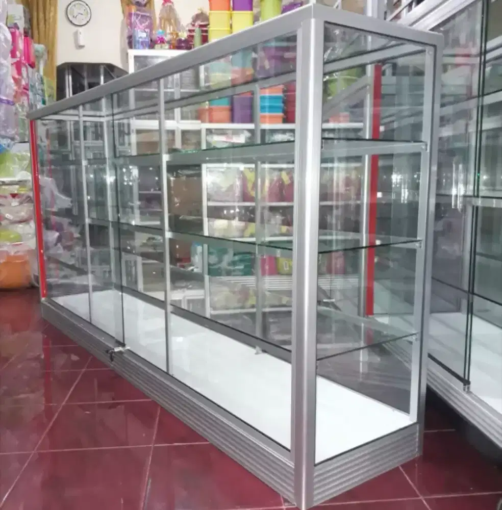 Etalase Panjang 2 Meter, Kondisi Baru, Kaca full 5mm