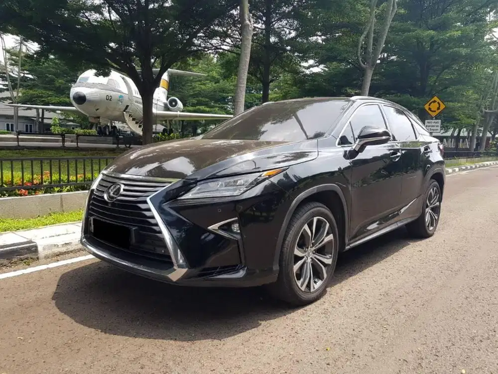 Lexus RX-200t RX200t 4x2 2.0 Luxury Hitam AT 2016 Low KM pakai sendiri