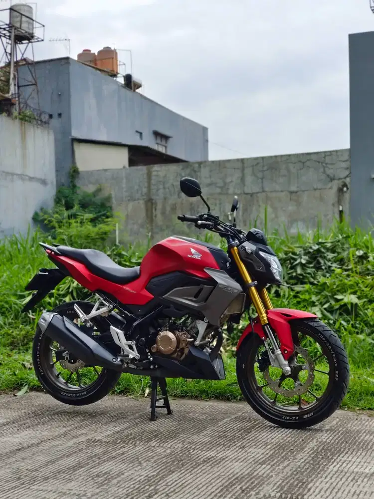 HONDA NEW CB150R MERAH 2023 KM 4K PAJAK PANJANG SIAP GASPOL