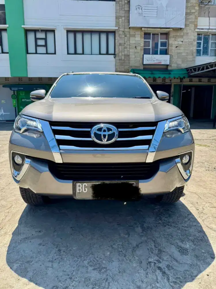 Toyota fortuner 2018 tipe VRZ 2.4 A/T km 65rb