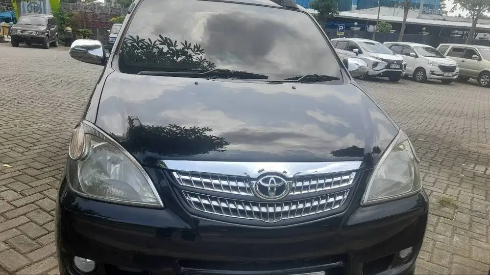 Mobil Avanza 2011