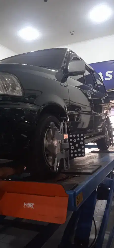 Kijang LGX EFI Bensin MT