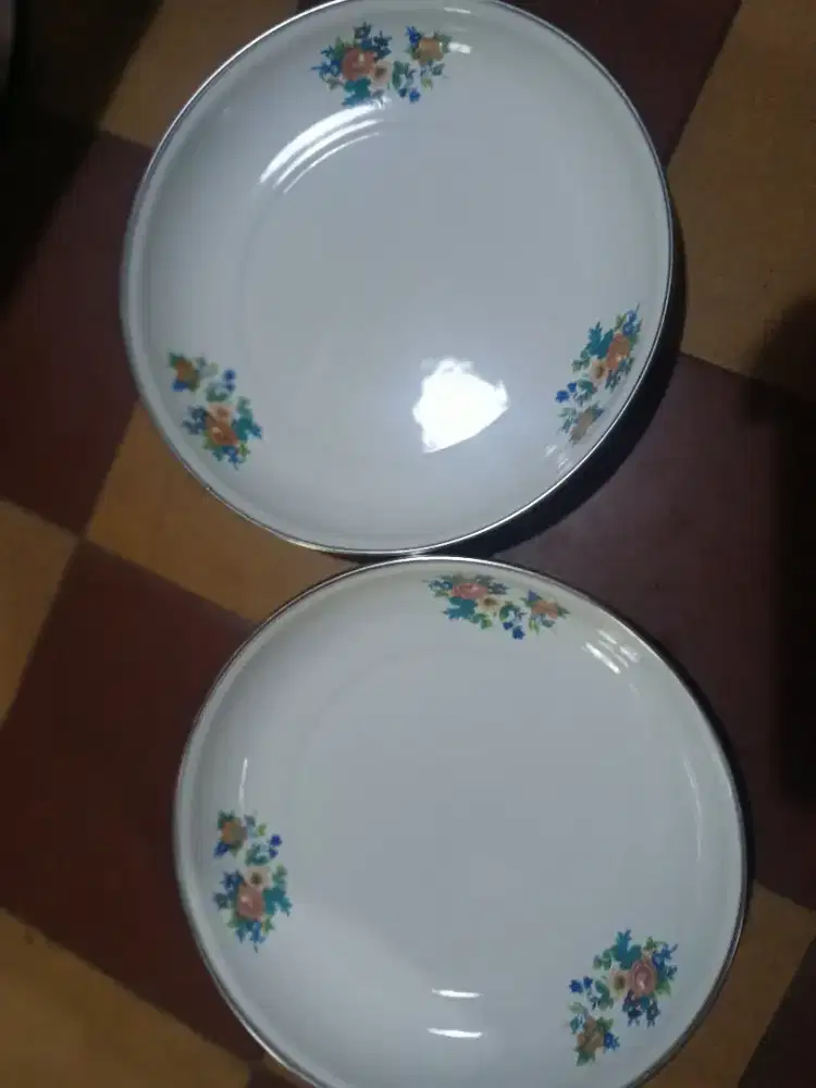 Piring enamel set model vintage 80an.