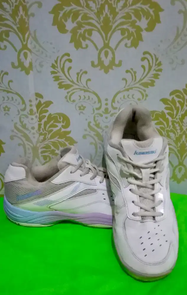 Sepatu badminton Kawasaki