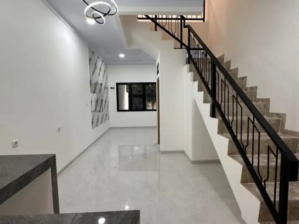 Dijual Rumah 3 lantai di Tanjung Duren LT 67m2, Harga Nego
