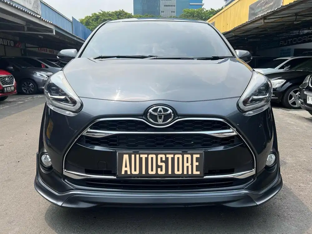 [TDP 15JT] Toyota Sienta Q CVT Matic 2018 Abu-abu E G V Avanza Innova