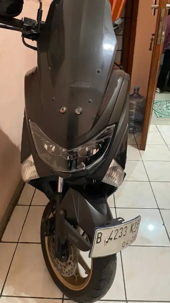 Dijual NMAX 2018 hitam doff siap pakai