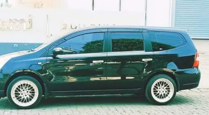 Nissan Grand livina 2009 Bensin