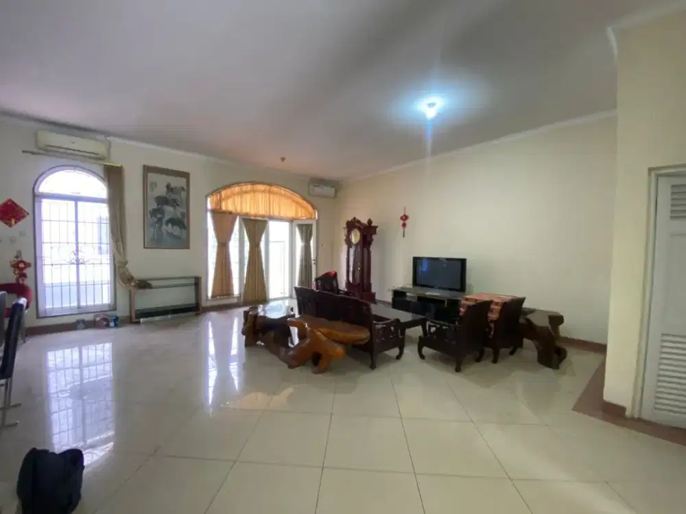 Disewakan Hunian Nyaman & Strategis Area BGM PIK Jakarta Utara Kondisi Furnish