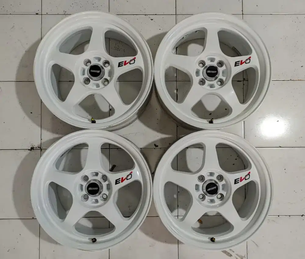 R16 Evo Regmaster L7 Et40 PCD 4x100 Flow forming