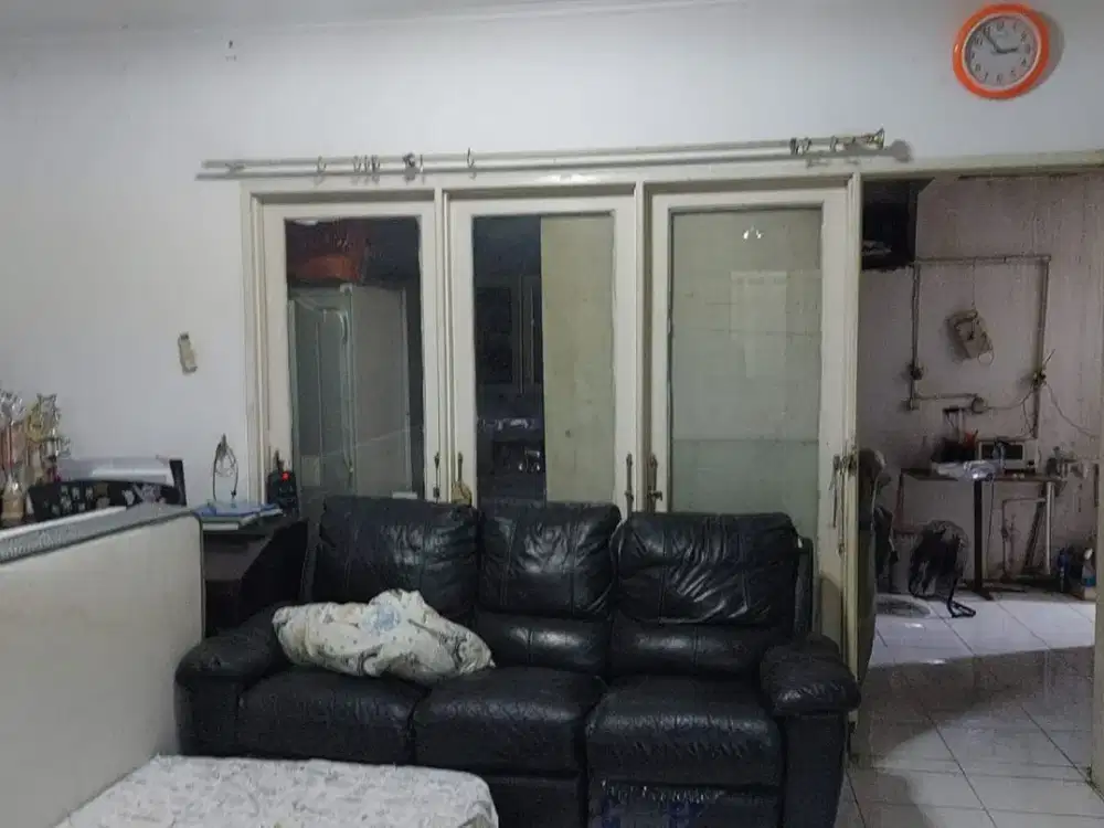 dijual rumah taman surya 2 boulevard