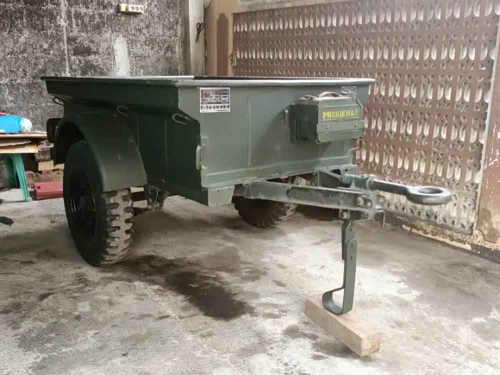 Di jual anhang trailer ori willys tinggal pake