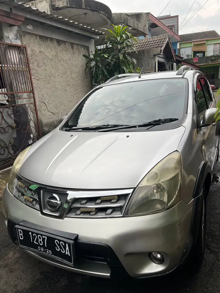 Nissan Livina 2011 Bensin