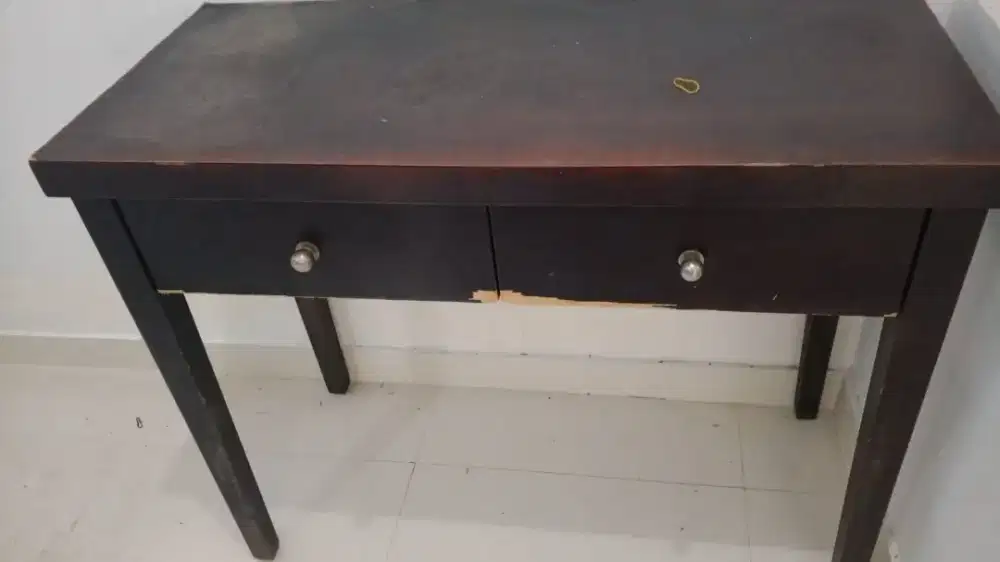 Meja kayu 2 laci