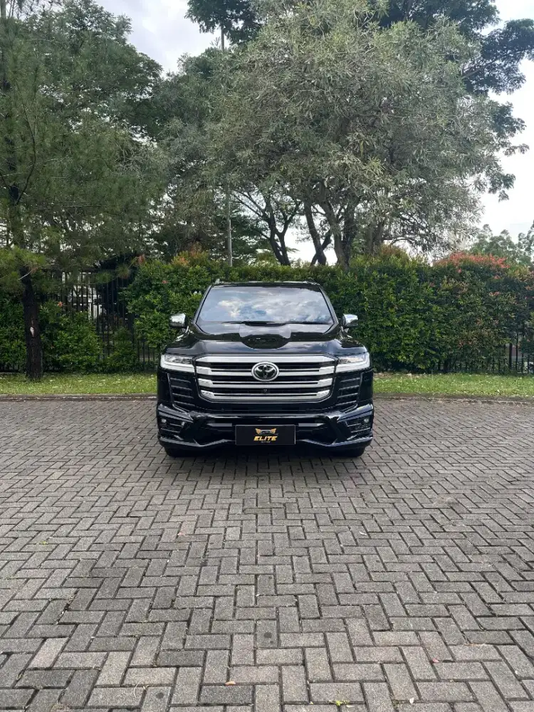 Toyota Land Cruiser 300 VXR 2023
