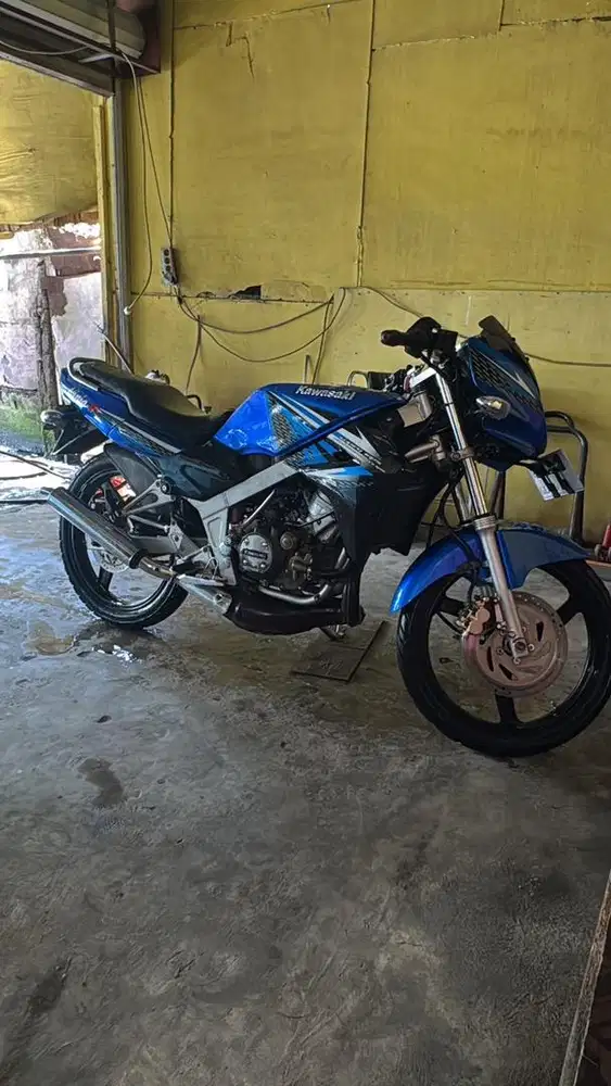 Dijual cepat kawasaki ninja R tahun 2013 warna biru