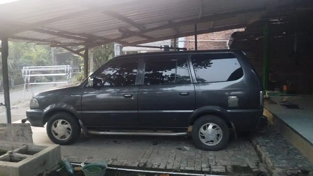Toyota Kijang 2000 Bensin