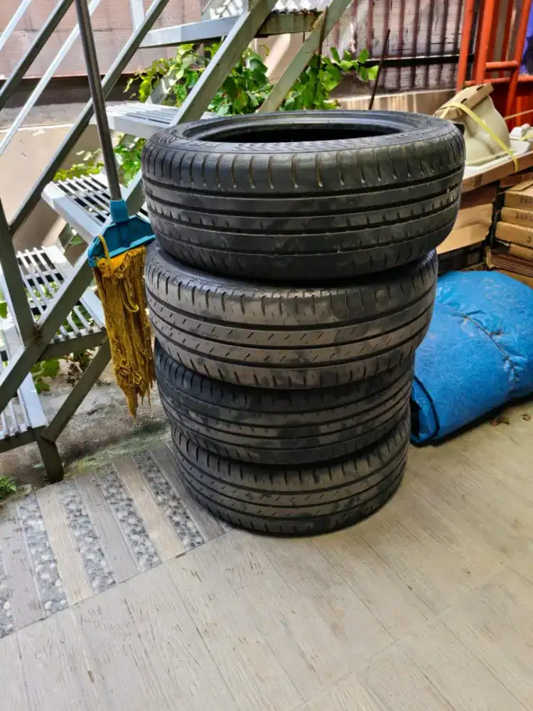 Di jual ban bekas 205/55 ring 16