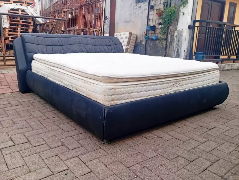 Jual cepat Springbed Kingkoil Lenhart set bedframe mewah uk 180