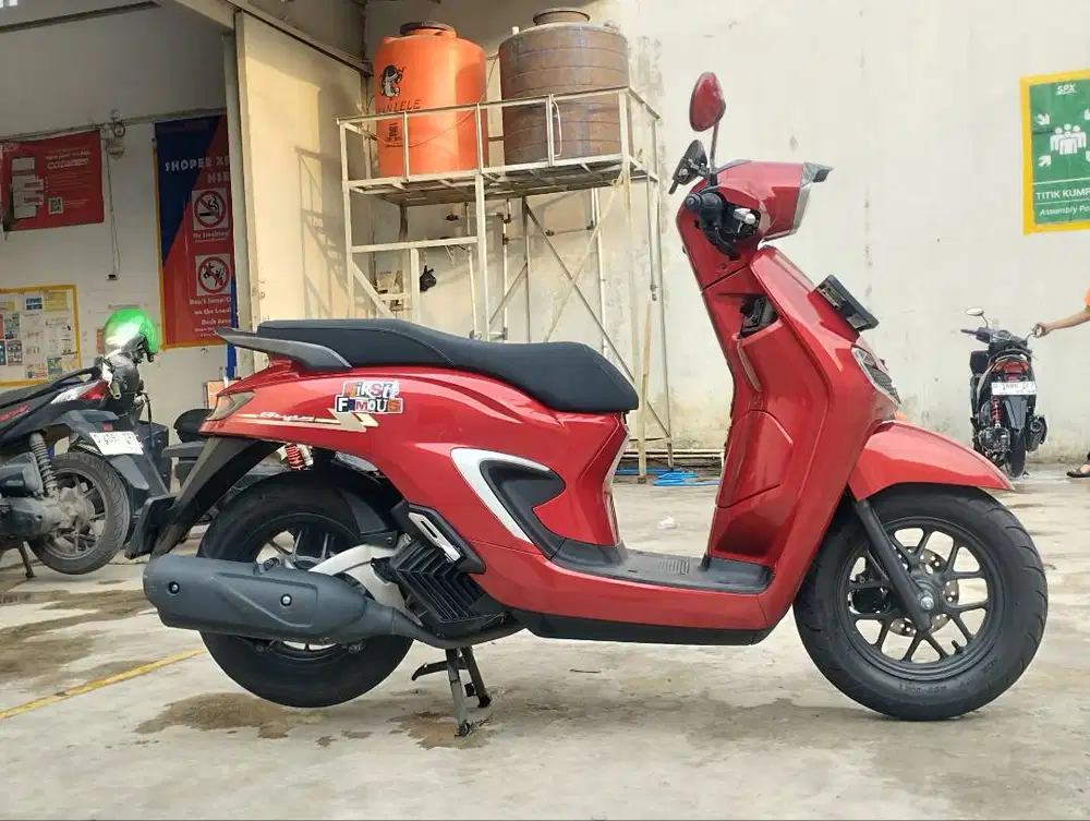 Over kredit stylo ABS warna merah