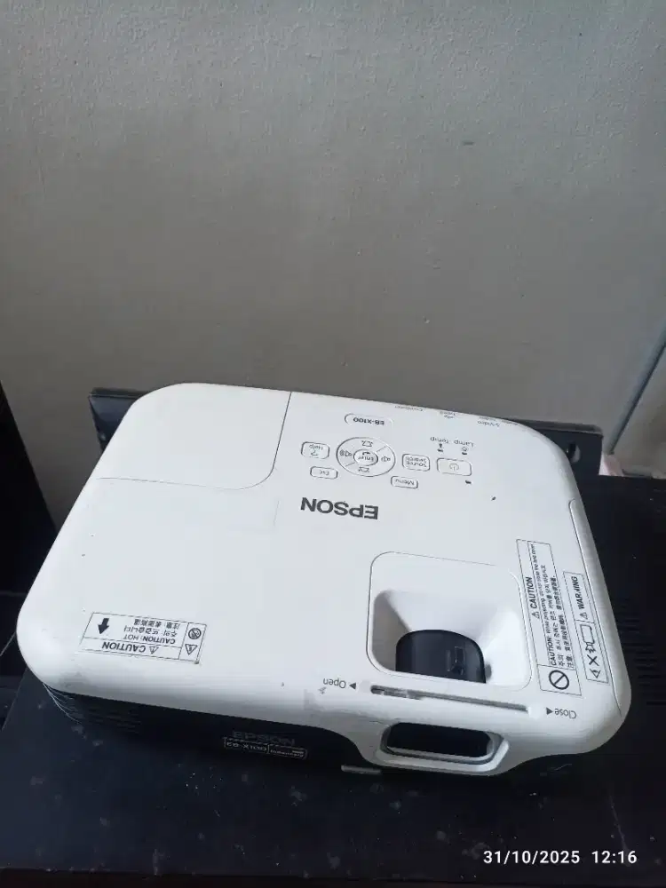 Lcd proyektor Epson eb-x100