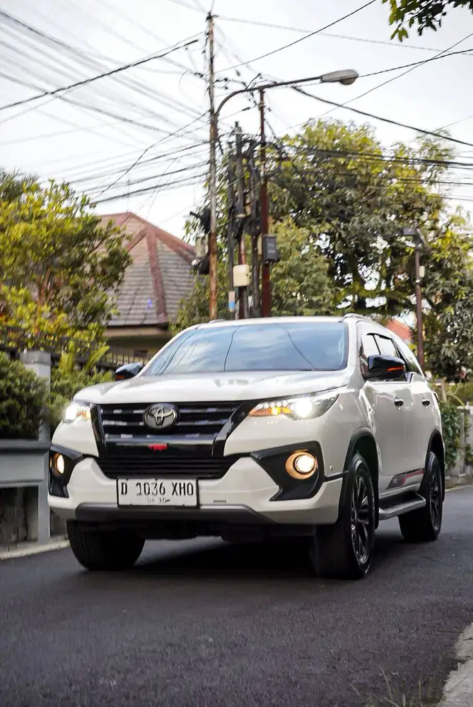 FORTUNER VRZ TRD KM 70RB ISTIMEWA