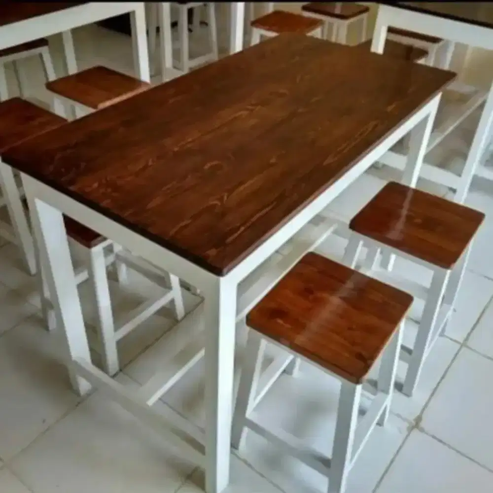 Mija makan warna coklat + cat putih