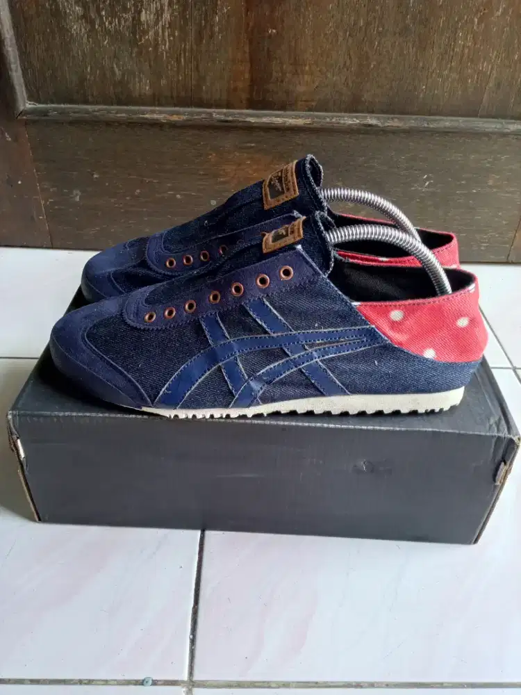 Onitsuka Tiger slip on size 42 preloved
