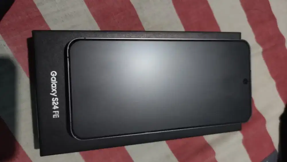 Samsung Galaxy S24 FE like New 8/256 Black