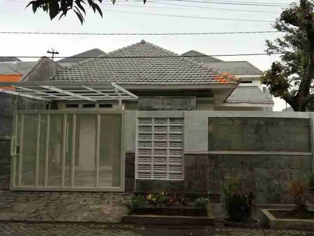 Dijual Rumah Tenggilis Timur