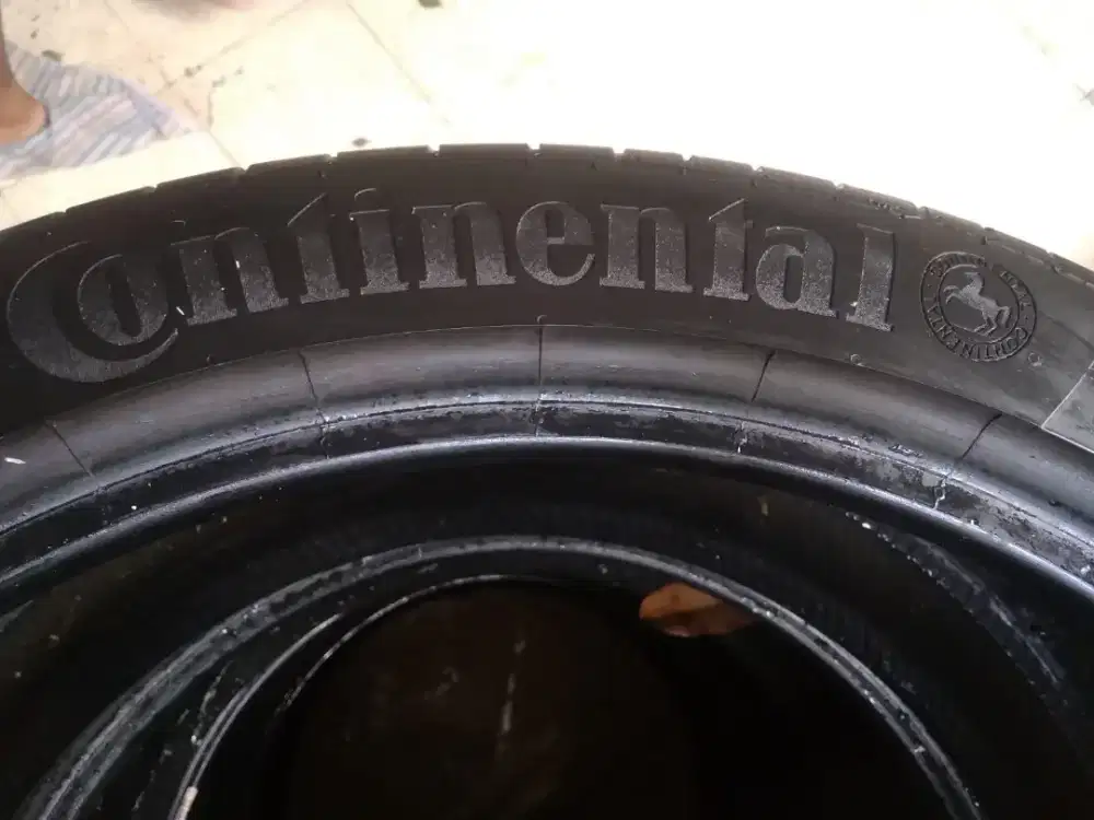 Ban bekas copotan Roll Royce ukuran 285/35 r21