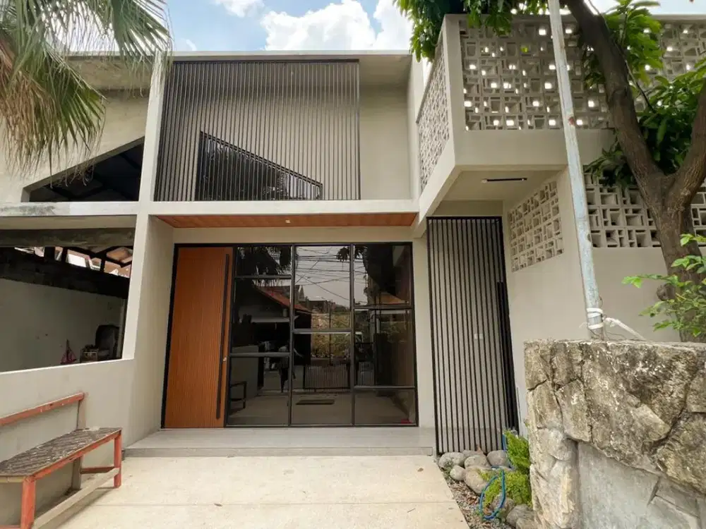 Disewakan rumah baru dukuh kupang timur