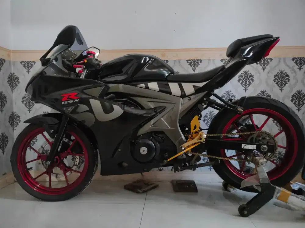 Suzuki gsx tahun 2017