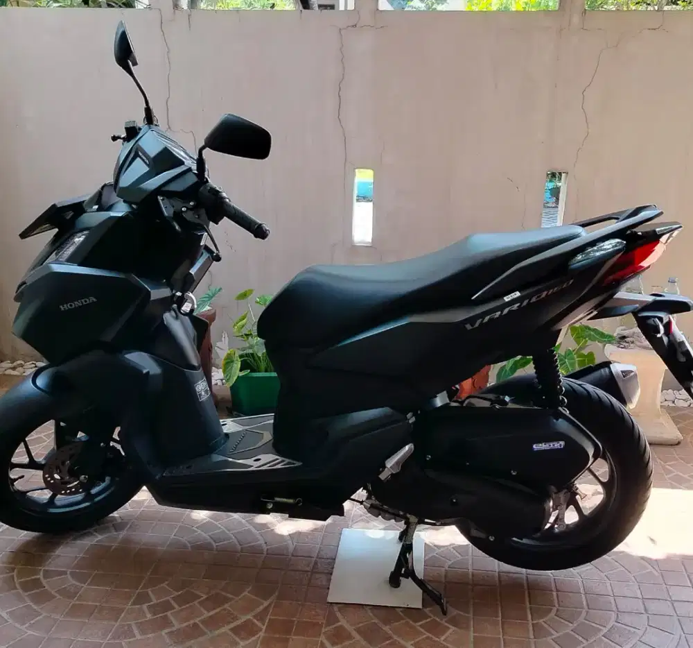 DIJUAL HONDA VARIO160 CC HITAM THN 2022 KONDISI BAGUS KM 4000
