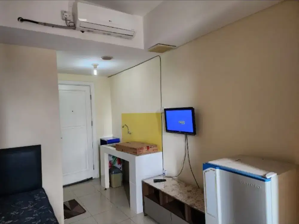 disewa unit apartemen green lake sunter,studio furnished,lantai tengah,view kolam renang,luas 20