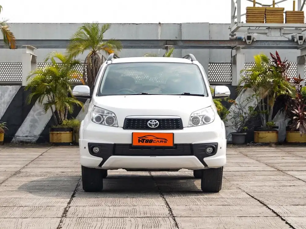 (Dp 8Jt ) TOYOTA RUSH 1.5 TRD SPORTIVO MATIC PUTIH 2014