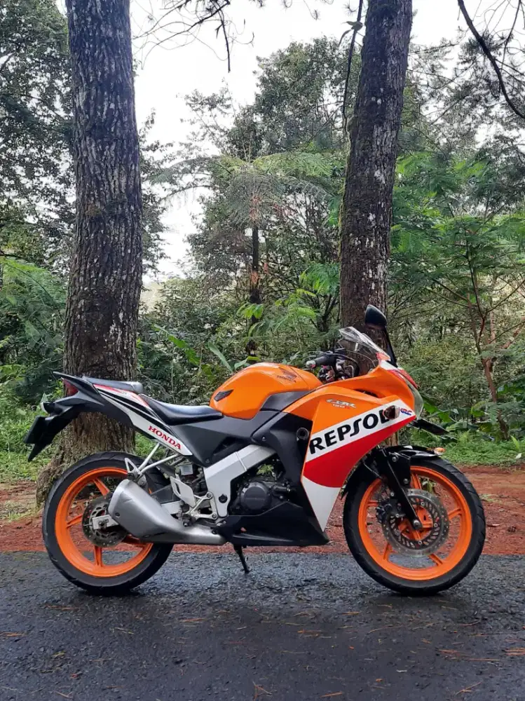 Honda CBR 150R FI CBU Thailand 2013 Repsol Edisi Terakhir - Langka