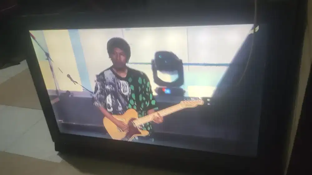 Sharp Aquos 32 INCHI baca