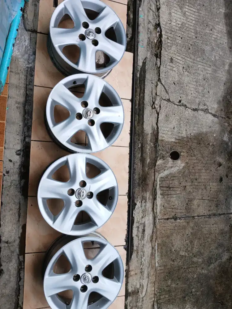 Dijual velg ori yaris