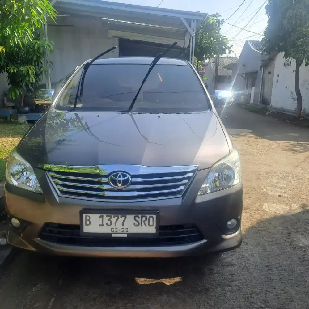 Di jual Innova 2013 bensin MT 2.0 G