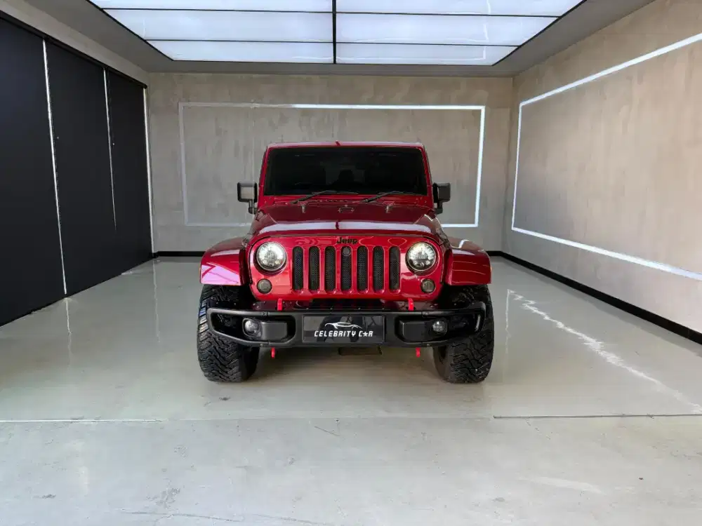 KM 42.000 an Jeep Wrangler Sahara 2012 4 Door