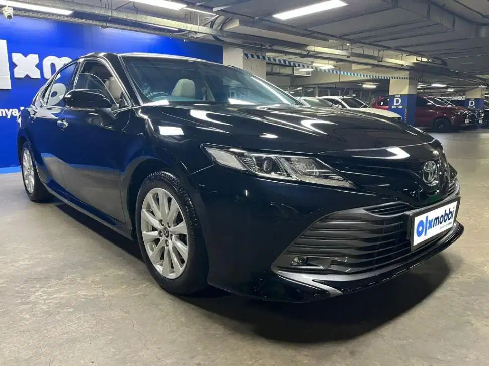 DP MURAH Toyota Camry 2.5 V Bensin-AT 2019 BTAMHI