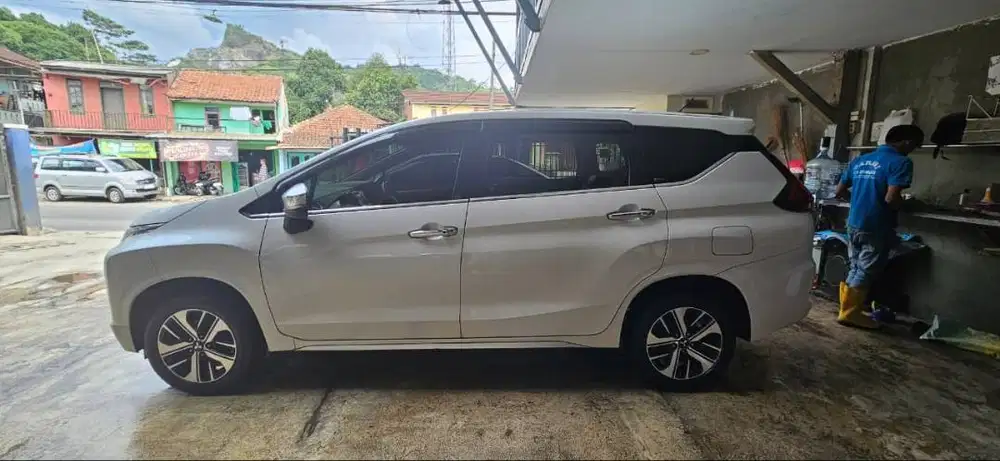 di jual mobil expander tahun 2018