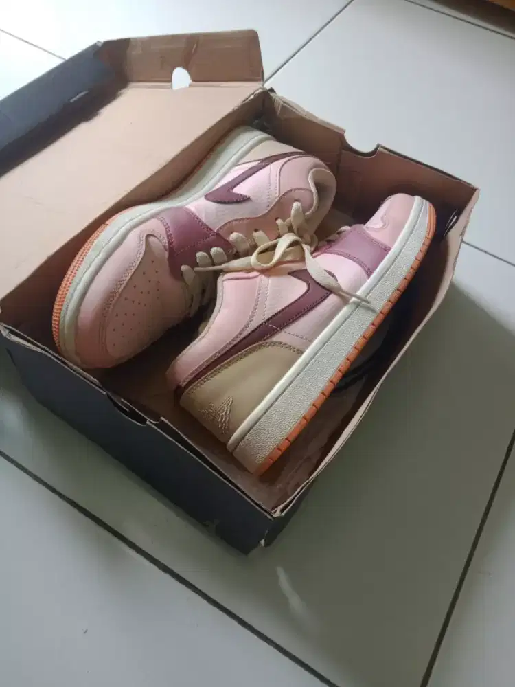 Sepatu Nike air Jordan wanita size 39