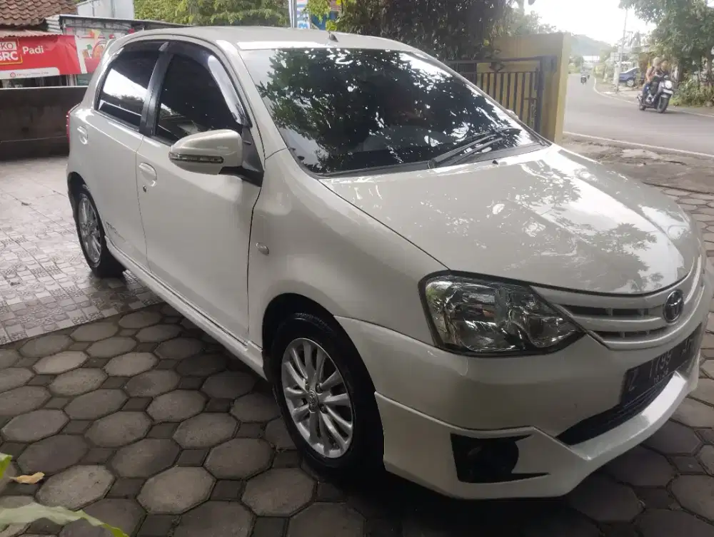 Toyota Etios valco G MT