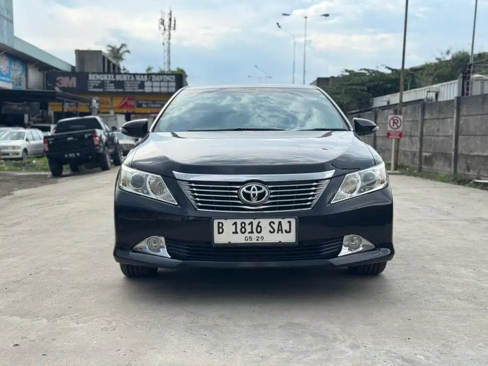 ISTIMEWA Camry V 2014 AT