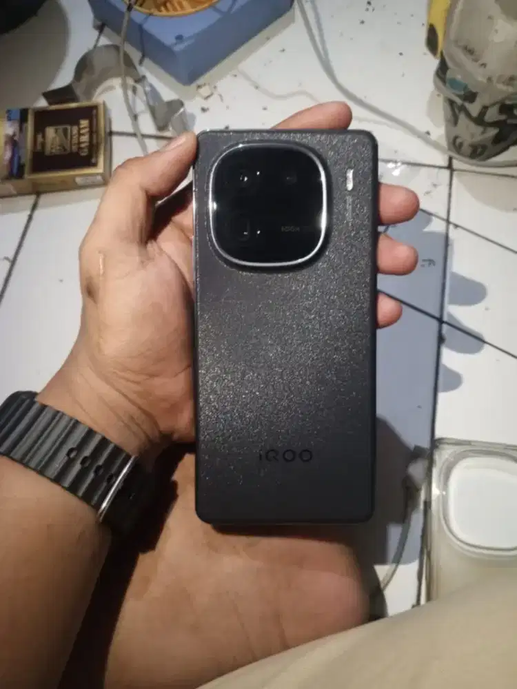 Handphone IQOO 12 Kondisi like new