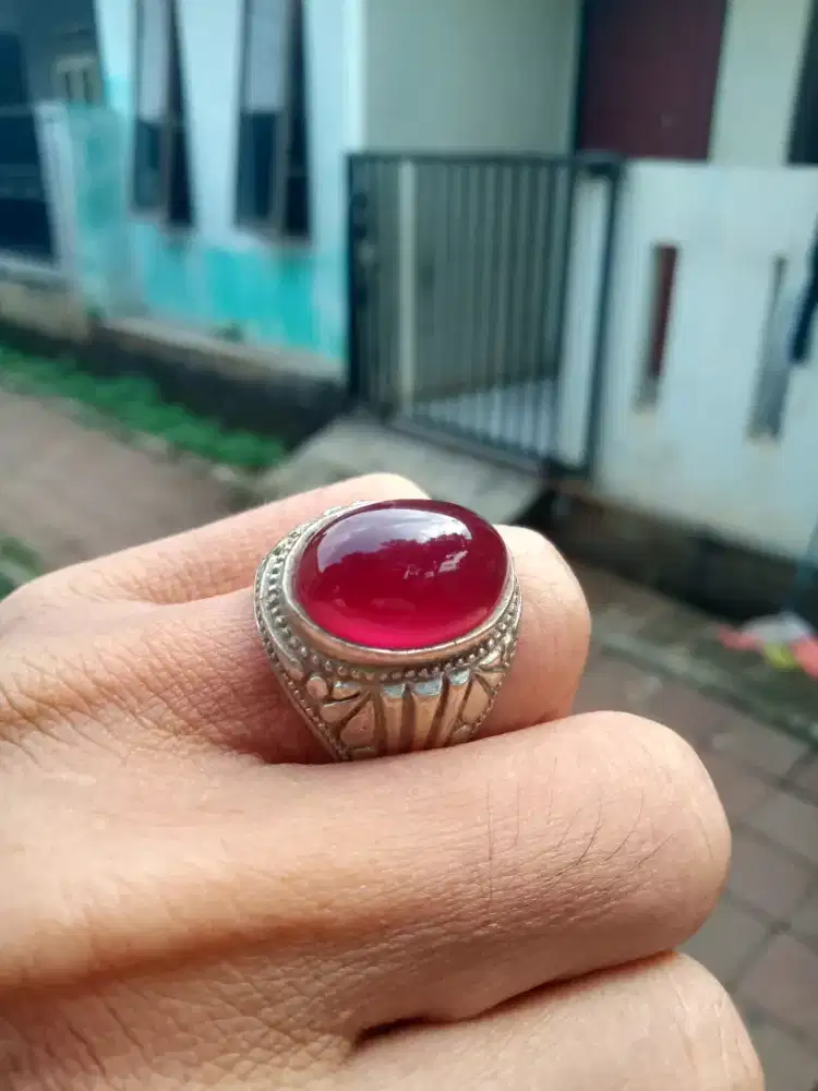 Batu akik merah darah